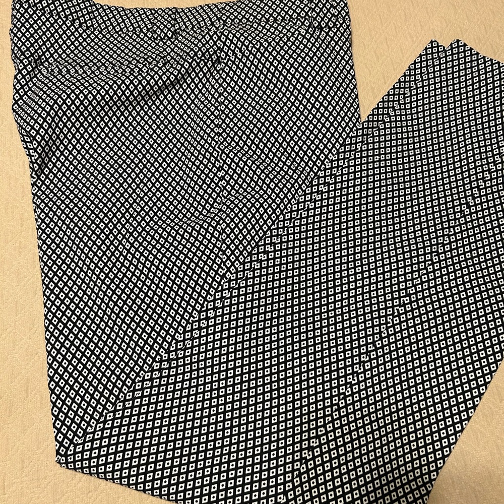 89th & Madison Monochrome Patterned Pants